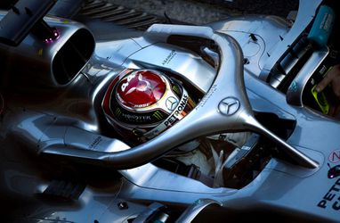 Nice: Bottas legt uit wat alle knopjes op het F1-stuur doen (video)