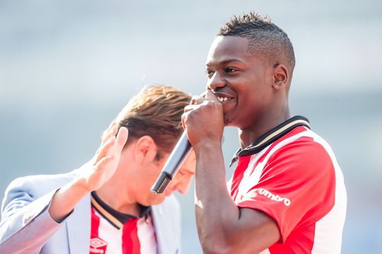 Isimat dolt met hete erwtensoep: 'Zo eet ik Atlético ook op!' (video)