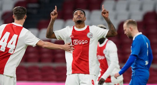 Ajax scoort 4 keer tegen amateurs van Barendrecht
