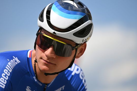 🎥 | Mathieu van der Poel voelt zich nog niet super deze Tour: 'Anders zat ik wel vooraan'