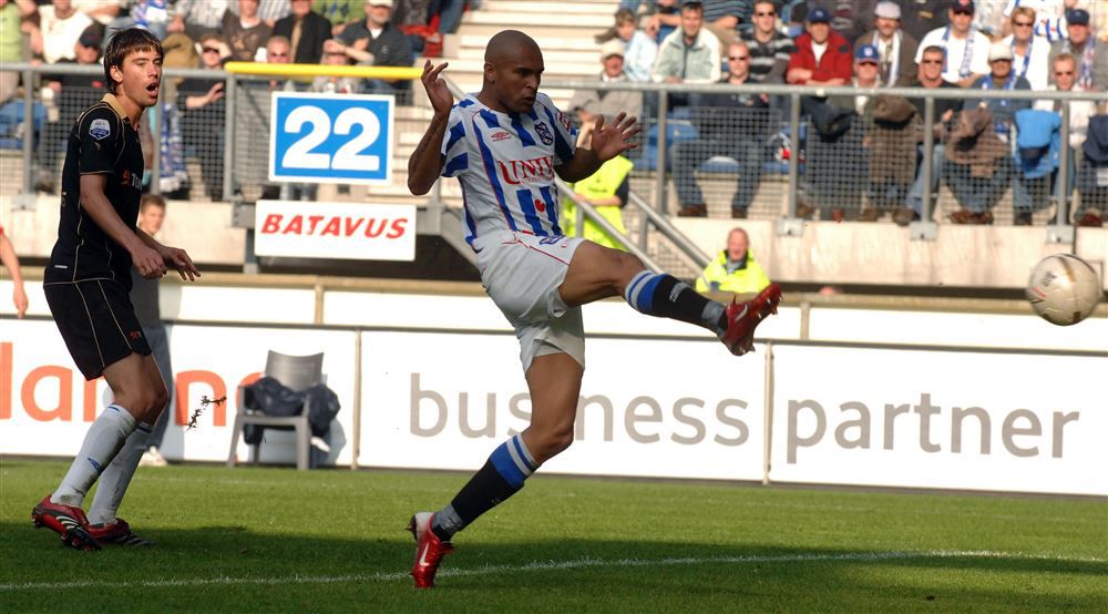 LOL: Heracles grapt vlak voor duel tegen Heerenveen over 'terugkeer' Alves