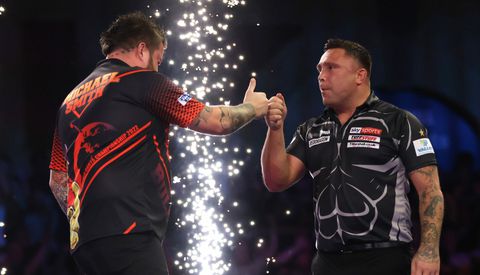 Michael Smith gaat door met titels pakken en wint Bahrain Darts Masters 2023