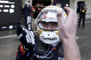 Max Verstappen deelde in verwarring na 2e wereldtitel: 'Deze is mooier'