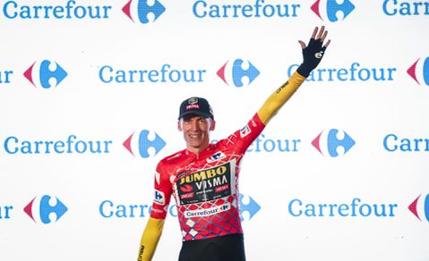 Robert Gesink heeft rode trui te pakken: 'Fantastisch dat de jongens mij dit gunnen'