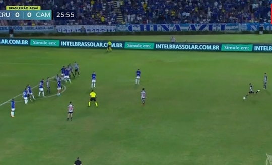 🎥💣 | Wat een PEGEL! Hulk knalt vrije trap van 30 meter binnen