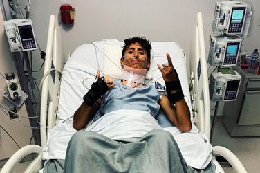 Egan Bernal mag eindelijk van de intensive care af na 'zwaarste wedstrijd uit z'n leven'