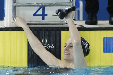 Steenbergen plaatst zich als snelste voor finale 100 meter vrij tijdens WK kortebaan