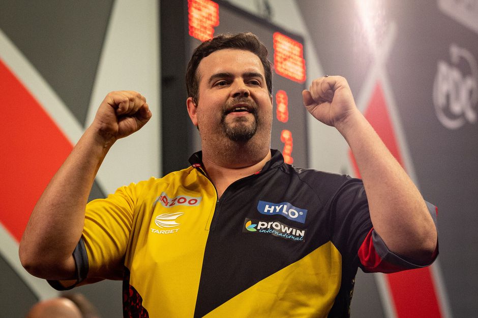 Uniek! Nog nooit stonden er zo weinig Britten in de halve finale van het PDC WK