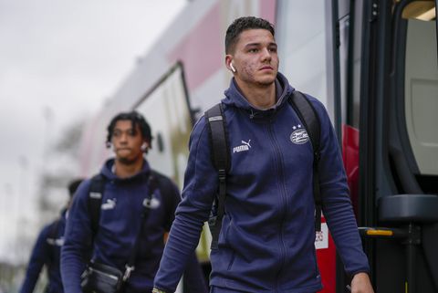 PSV doet zaken in Engeland en laat 20-jarige verdediger naar Sunderland vertrekken