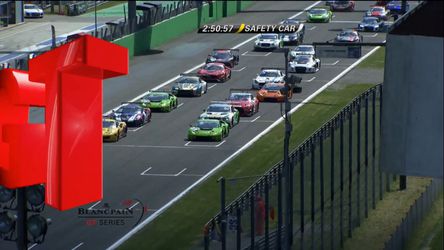 Mislukte start leidt tot massacrash in Monza (video)