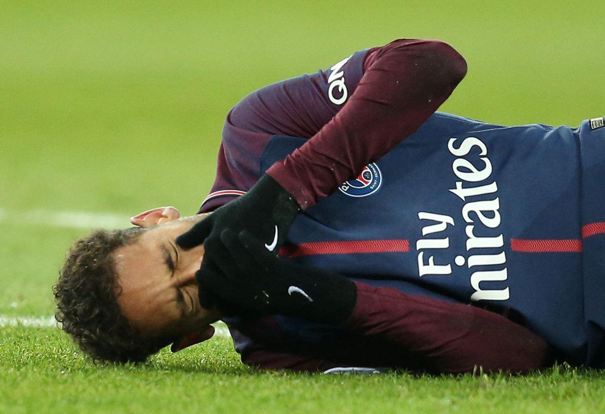 Trainer PSG is voorzichtig optimistisch over blessure Neymar