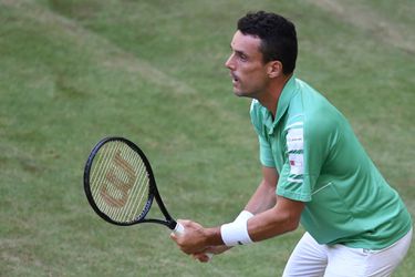 Tallon Griekspoor wint openingsset, maar verliest toch van Bautista Agut in Halle