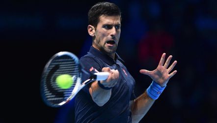 Djokovic veegt reserve Goffin kansloos van de baan in Londen