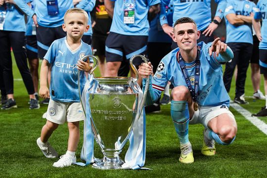 Internetsensatie Ronnie Foden nu ook op Instagram: 'El Wey is gearriveerd'