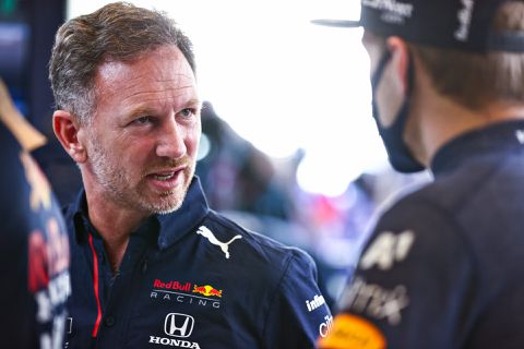 Horner verwacht geen pole position: 'Raketmotor geeft Mercedes een flink voordeel'