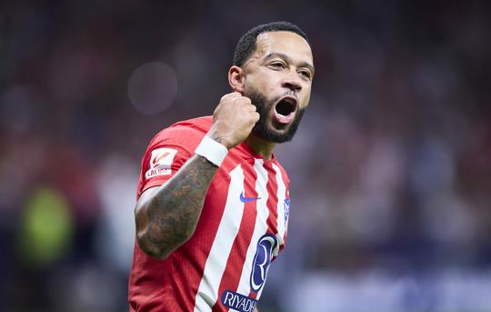 🎥 | BOEM! Memphis Depay ragt bal van ver in kruising bij Atleti tegen Granada