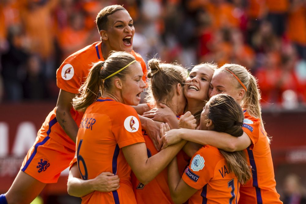 ORANJE LEEUWINNEN EUROPEES KAMPIOEN NA SENSATIONELE FINALE (VIDEO'S)