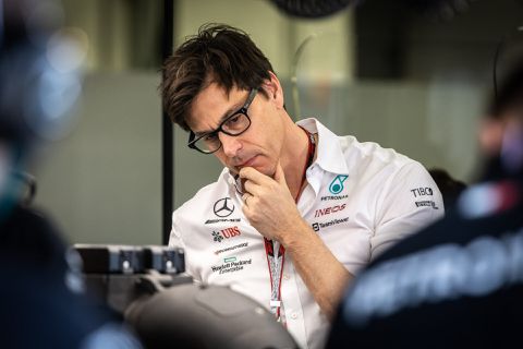 Mercedes-baas Wolff: 'Red Bull is een klasse apart, wij zijn op achterstand gezet'