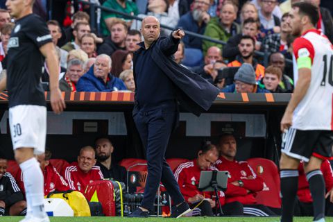 Arne Slot ziet alles op de plaats vallen bij Feyenoord: 'Zondag weer in staat om zo vol te gaan'