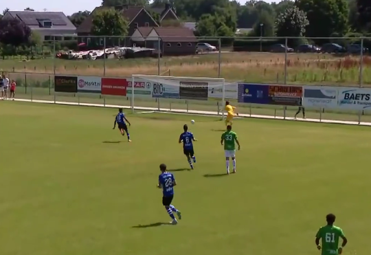 🎥 😂 | Verdediging Fortuna Sittard is mentaal nog op vakantie en begint voorbereiding met enorme blunder