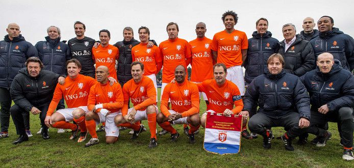 Mister-Ajax Sjaak Swart en Ben Wijnstekers weer samen coach van oud-internationals