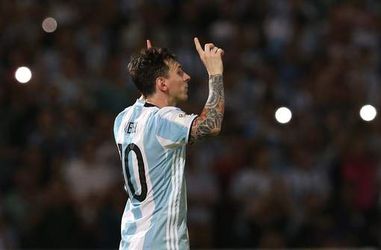 'Diego Armando Messi' maakt 50ste goal voor Argentinië