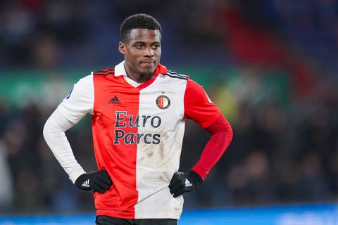 Met welke 3 aanvallers moet Feyenoord voor de dag komen tegen AZ?