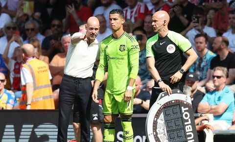 Erik ten Hag op persco: 'Ronaldo blijft bij ons, na Antony en Dúbravka zijn wij klaar op de markt'