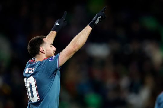 Orkun Kökcü scoort weer van buiten de 16: 'Dat is wel een wapen'