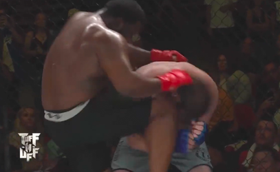 🎥 | Harder worden ze niet: Kelvin Tiller krijgt opponent KO na dit brute knietje