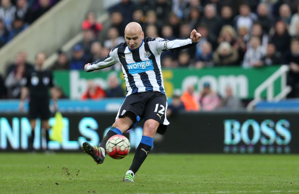 Dikke schorsing en 118.000 euro boete voor 'racist' Jonjo Shelvey