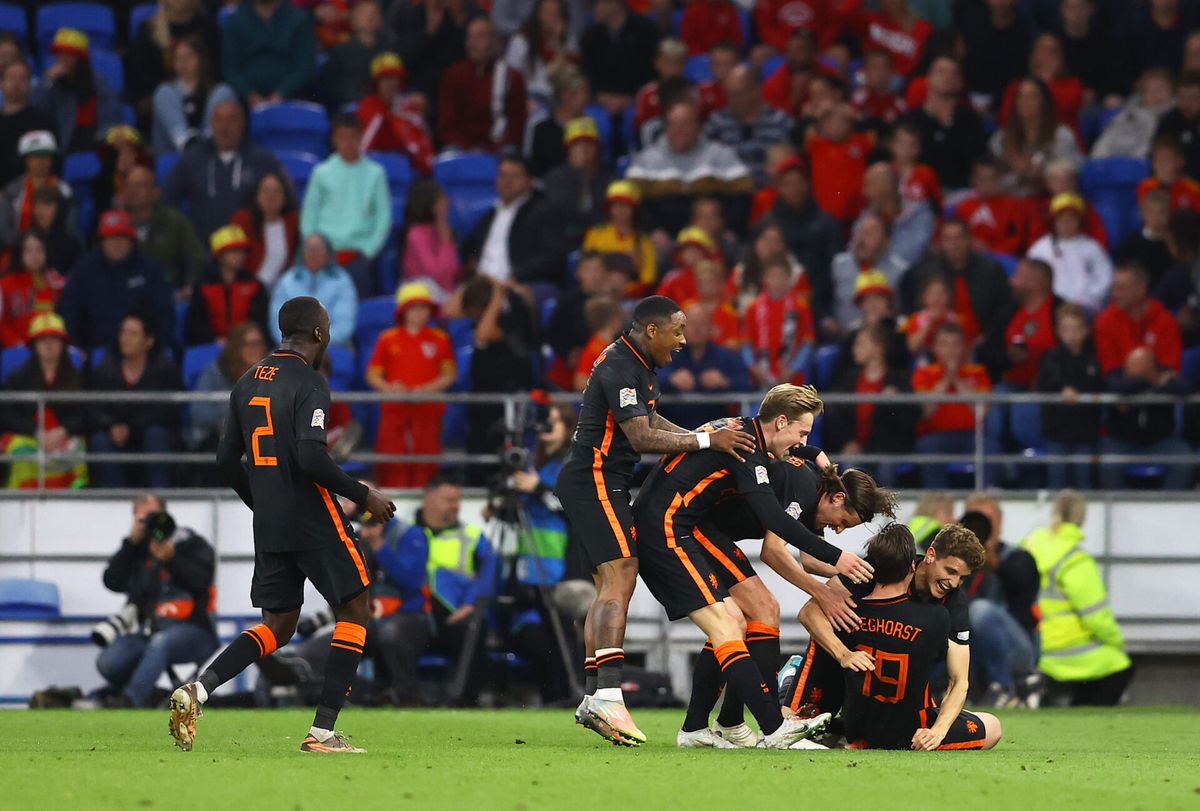 Reserveleeuwen brullen niet, maar winnen wel van Wales: blessuretijd levert nog 2 goals op