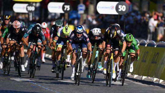 🎥 | Tom Dumoulin legt uit: hoe werkt de sprint in de Tour de France?