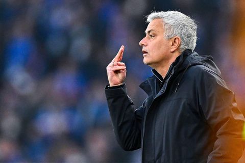 AS Roma-trainer José Mourinho heeft zondebok gevonden voor verlies: 'We moeten op plastic velden spelen'