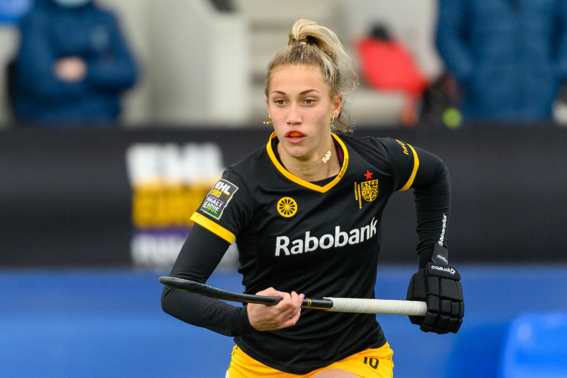 Tophockeyster Noor Omrani Over Haar Salaris Bij HC Den Bosch: '€300 Per ...