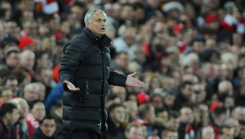 Mourinho moet weer eens sorry zeggen na gezeik