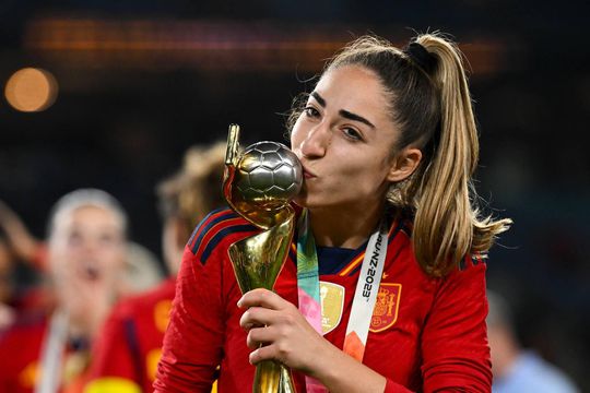 Spaanse matchwinner Carmona hoort na WK-finale dat haar vader is overleden