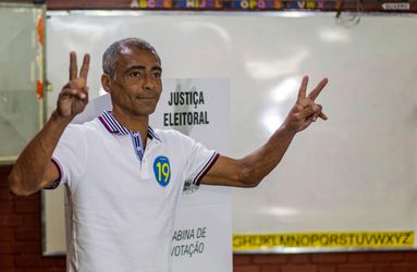 Romário maakt belofte waar en is in Nederland om carnaval te vieren