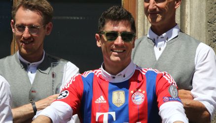 🎥 | Robert Lewandowski's zaakwaarnemer koopt alvast shirts van hem bij deze club