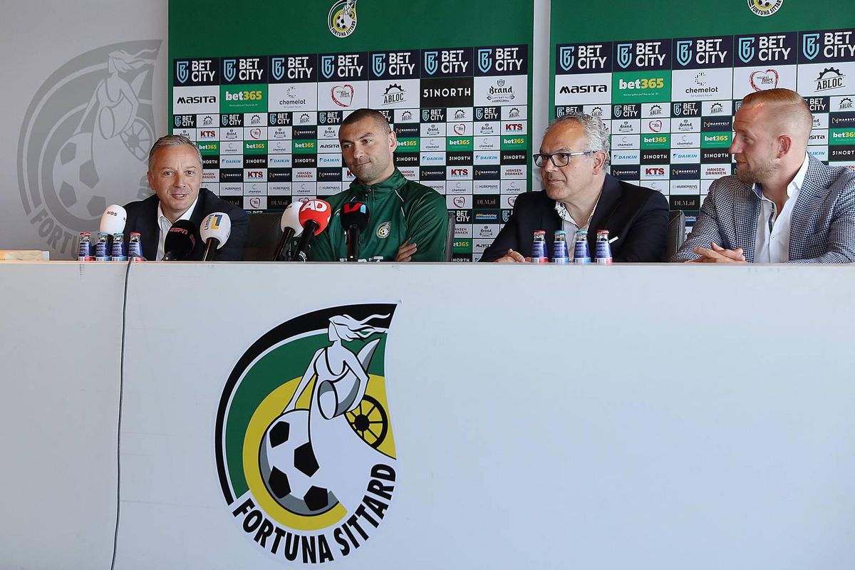 📸 | Burak Yilmaz is gepresenteerd bij Fortuna Sittard: 'Ik wil hier slagen'