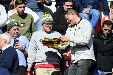 Bier in karton? Einde aan gratis plastic bekers in voetbalstadions