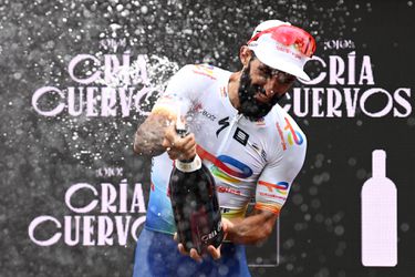 Geoffrey Soupe (inclusief heerlijke baard) sprint onverwacht naar etappewinst in Vuelta