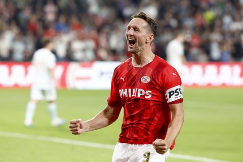 PSV speelt NEC dronken en is na 4 wedstrijden nog steeds foutloos in de Eredivisie