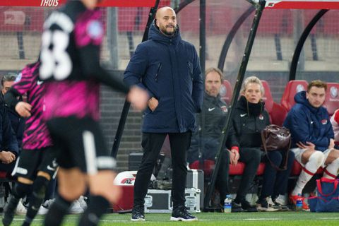 AZ-trainer Jansen baalde van gelijkspel na doelpuntenfeest: 'Hebben defensief gefaald'