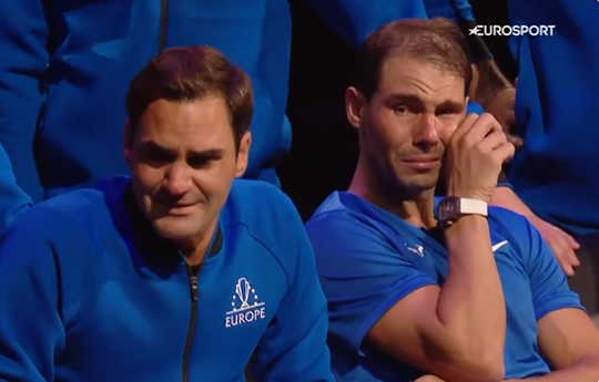 🎥​ | Wat een emoties! Rafael Nadal houdt het niet droog bij afscheid Roger Federer