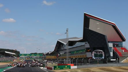 Silverstone blijft na lange onzekerheid toch op Formule 1-kalender