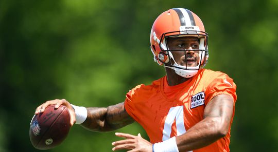 Iets te seksuele massages leveren Deshaun Watson 6 wedstrijden schorsing op in NFL