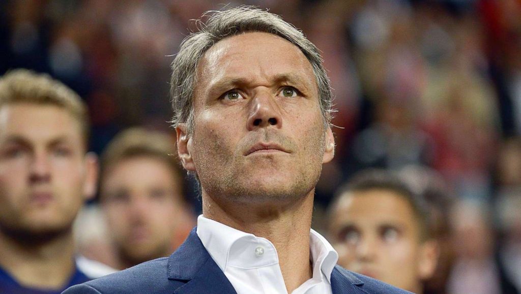 Van Basten pleit opnieuw voor afschaffen buitenspel