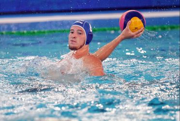 Nederlandse waterpoloër Lindhout zoekt avontuur op in Griekenland