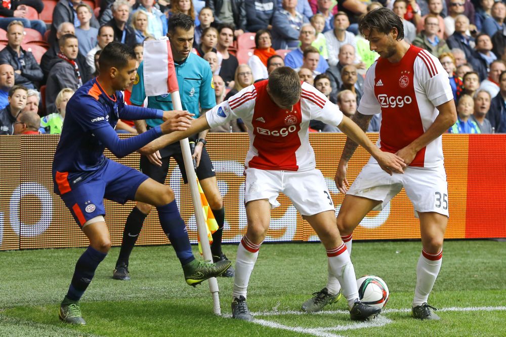 Eredivisie-game: PSV wint belangrijke topper van concurrent Ajax